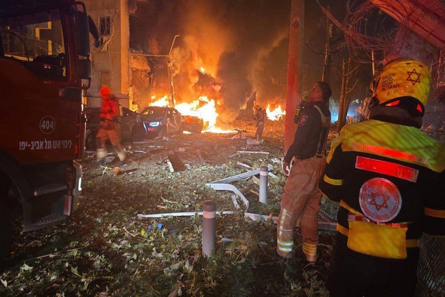   بالفيديو| الضربات الإيرانية تخلّف دمارًا واسعًا في وسط وشمال كيان الاحتلال