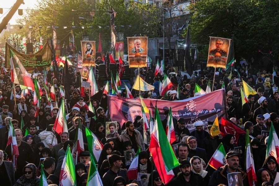 بالصور| إيران تحتشد في أربعينية الإمام الخامنئي وتجدد الوفاء لنهج القائد الشهيد