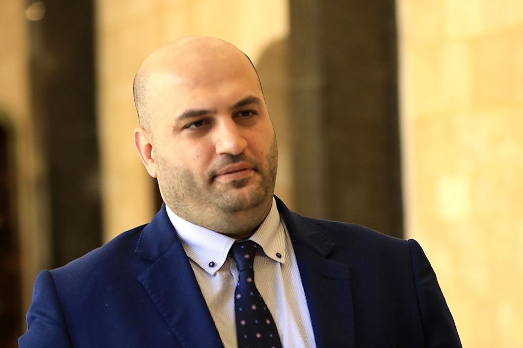 ناصر الدين طالب بإنصاف عاملي القطاع العام في جلسة مجلس الوزراء