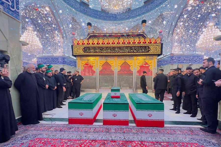 بالصور| تشييع جثامين أفراد عائلة الشهيد السيد علي الخامنئي في كربلاء المقدسة