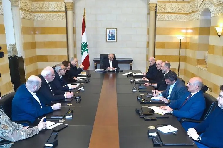 سلام: لا داعي للهلع وكلّ شيء متوفّر في لبنان