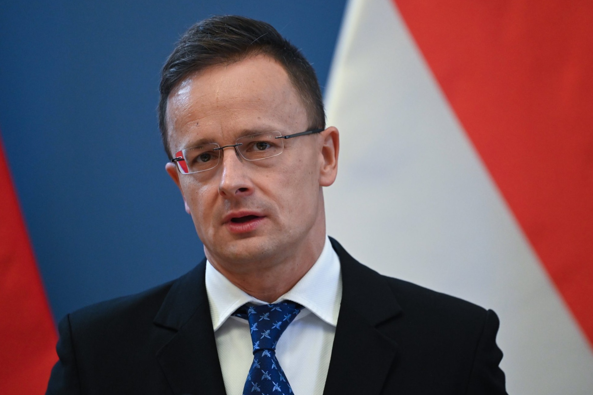 وزير الخارجية الهنغاري: لن نتخلّى عن تواصلنا مع موسكو