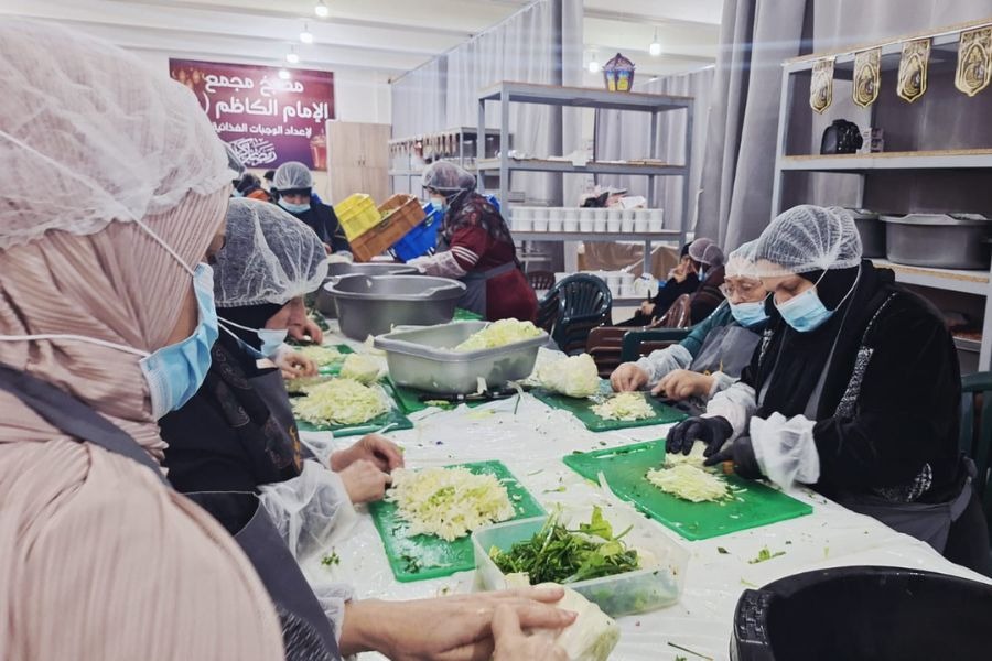 بالصور| مائدة الإمام زين العابدين (ع) في مجمع الكاظم (ع) بالضاحية الجنوبية