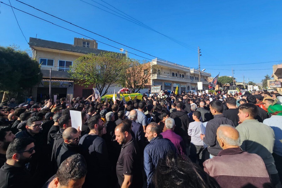 حزب الله وأهالي علي النهري يشيعون الشهيد السعيد علي فوزي أبو زيد