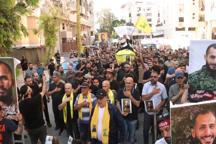 بالصور| حزب الله وجمهور المقاومة يشيعان ثلة من الشهداء في الضاحية الجنوبية لبيروت