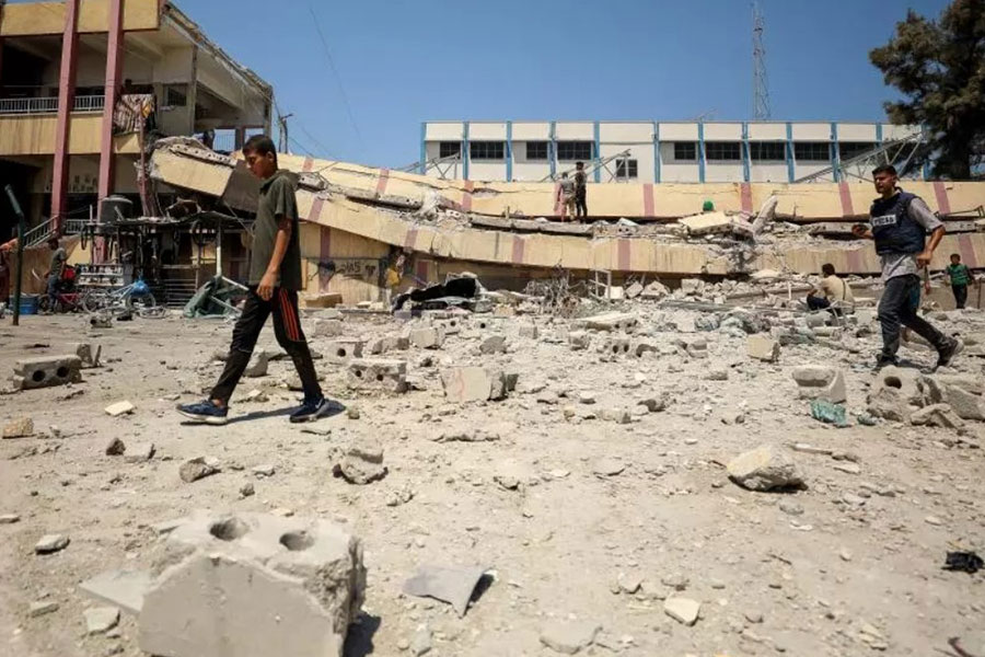 108 أيام من العدوان على غزّة.. شهداء في استهداف مدرسة تؤوي نازحين 