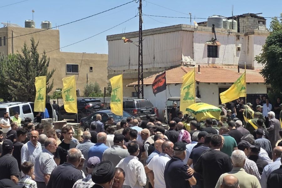 حزب الله يشيّع المجاهد قزحيا الحاج حسن في بلدة حوش النبي البقاعية
