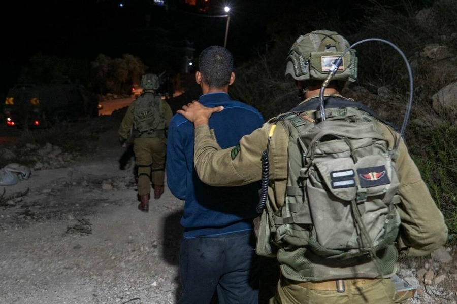 95 فلسطينيًا بين الاعتقال والتحقيق فجرًا.. حملات الاحتلال تتسع مع موسم الزيتون