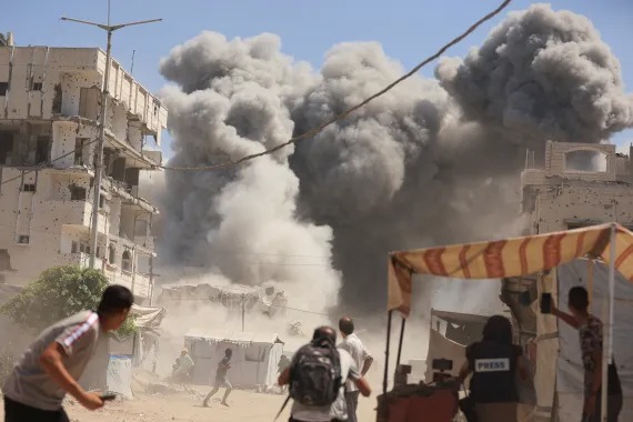 الاحتلال يواصل نسف المنازل في قطاع غزة