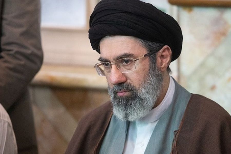 السيد الخامنئي: الانسجام بين الشعب والحكومة يكمن في مضاعفة خدمة المسؤولين وجهادهم