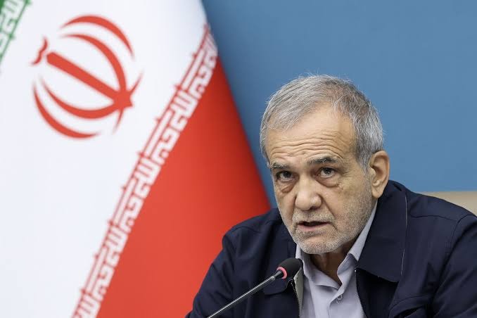 الرئيس الإيراني: كل أركان الدولة متوافقة مع قائد الثورة في إدارة الحرب