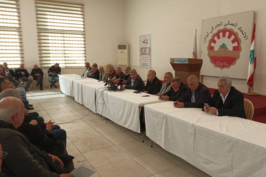 نقابات النقل تبحث قرارات الحكومة.. الأسمر لـ