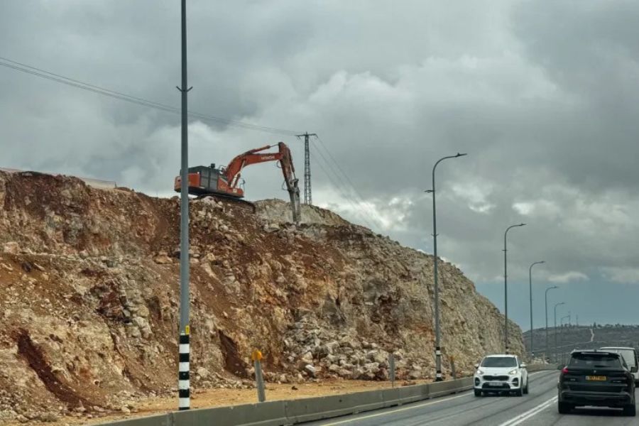 شقّ الطرق.. أداة 