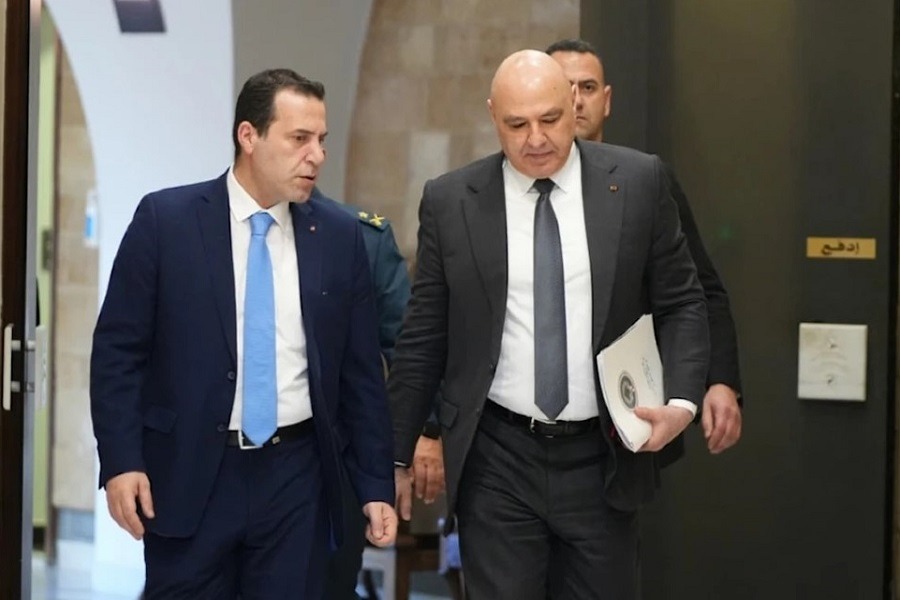 العدو يُهدِّد ويستعدّ... وعون يُصِرُّ على التفاوضِ معه!