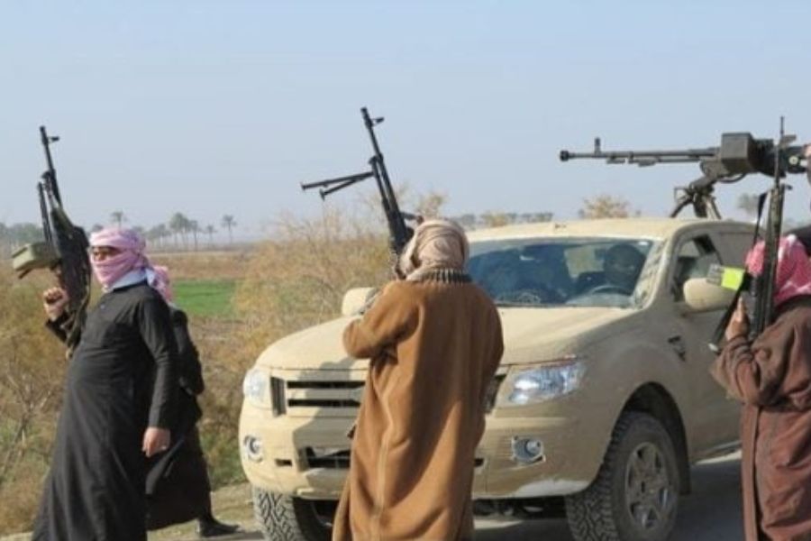 8 قتلى و30 جريحًا في اشتباكات بين مسلحين محليين وعشائر في مدينة السويداء