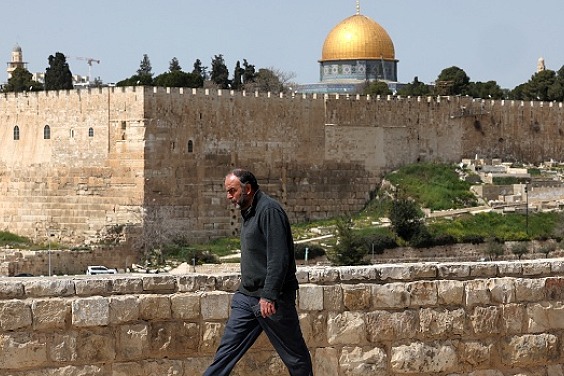 هيئة علماء فلسطين: الاحتلال يصعّد حربه على شعائر الإسلام ومقدساته