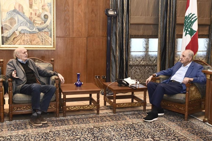 جنبلاط بعد لقائه بري: الانسحاب وعودة الأرض أساس التفاوض