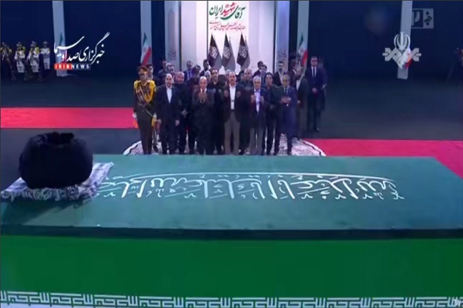 شريف يترأس وفد بلاده لأداء واجب العزاء والتحية لجثمان الشهيد الإمام الخامنئي