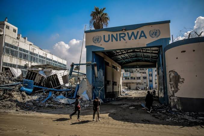 الاحتلال يستهدف 256 مركزًا للنزوح والإيواء في غزة