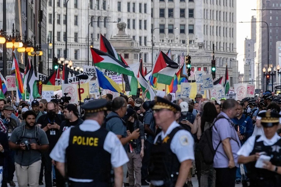 استطلاع: لأول مرة.. تعاطف الأميركيين مع الفلسطينيين يتجاوز تعاطفهم مع 