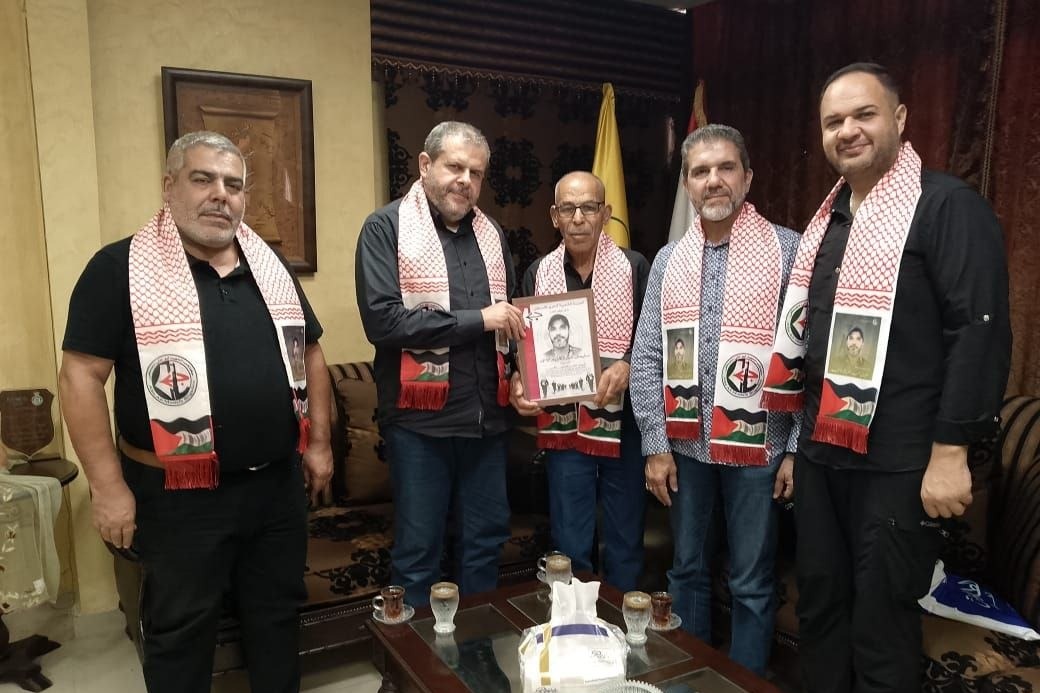 حزب الله في صيدا استقبل والد الشهيد الفلسطيني سليمان الأحمد