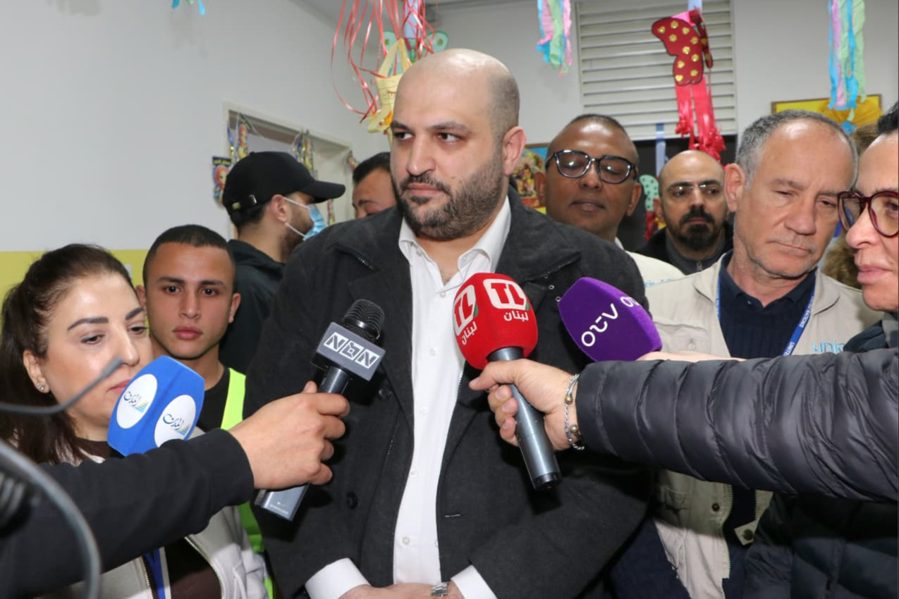 وزير الصحة جال على مراكز إيواء النازحين وأعلن ربطها بمراكز الرعاية لتأمين الخدمات