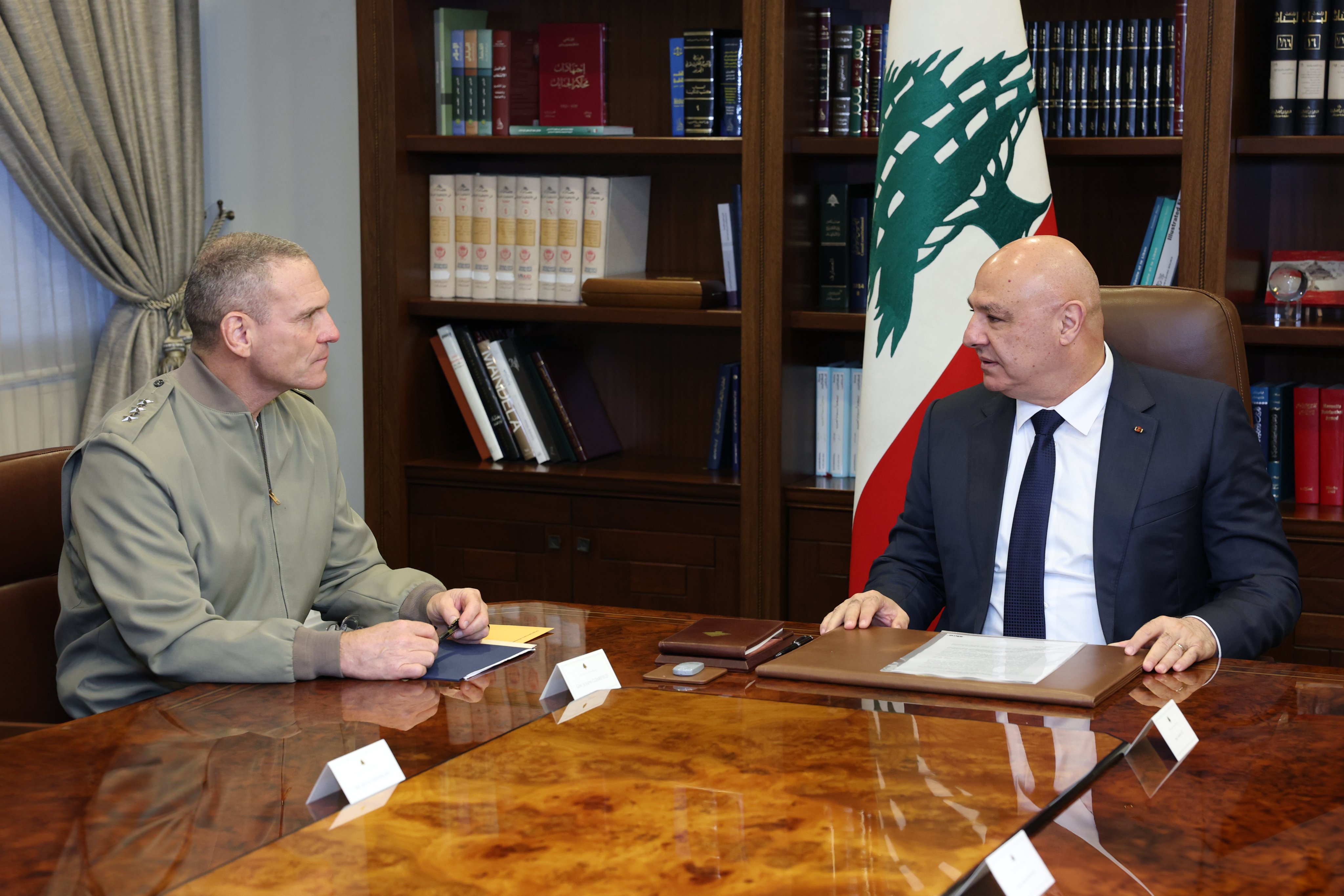 الرئيسان عون وبري يستقبلان رئيس لجنة 