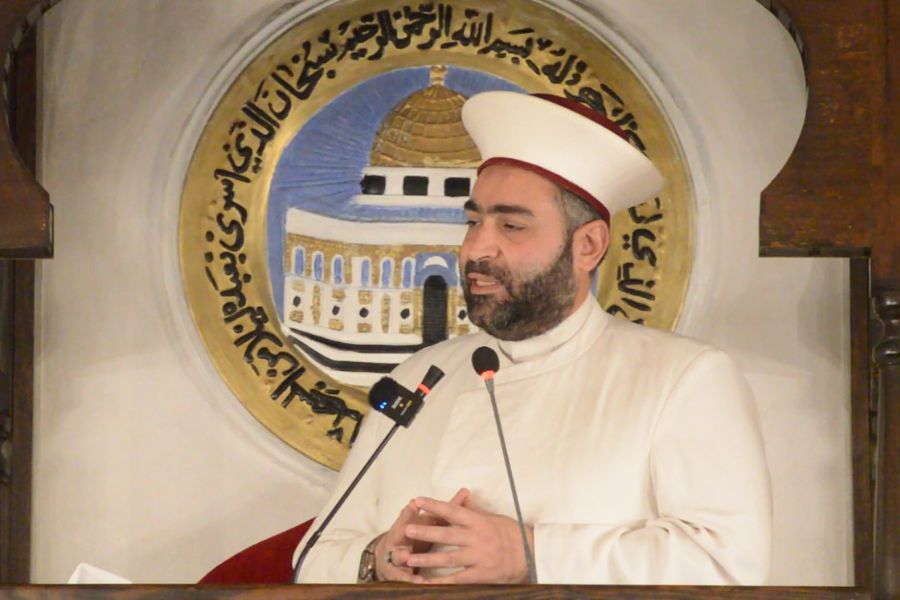 الشيخ القطان: لا يجوز تسليم السلاح تحت الضغط والعدو لا يردع إلا بالقوّة
