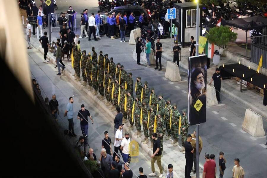   بالصور.. جانب من احتفالية رفع الراية في الدوّار الكبير قرب مرقد سيد شهداء الأمة 