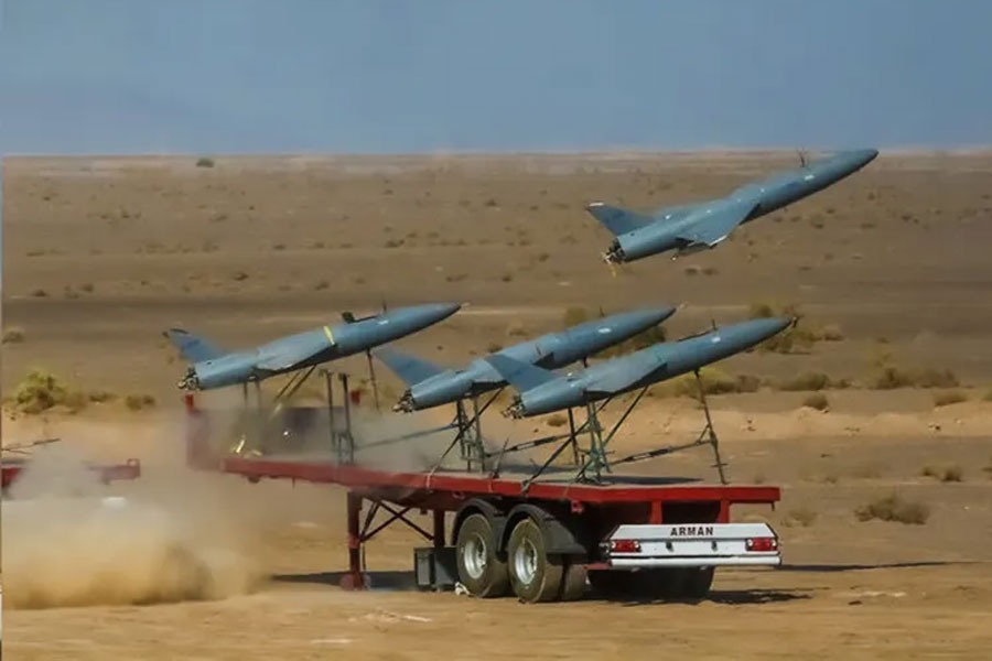 الجيش الإيراني يُعلن استهداف قاعدة الأزرق بالأردن بطائرات مسيّرة