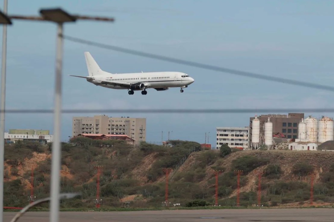 6 طائرات تعبر أجواء فنزويلا برغم تحذير ترامب