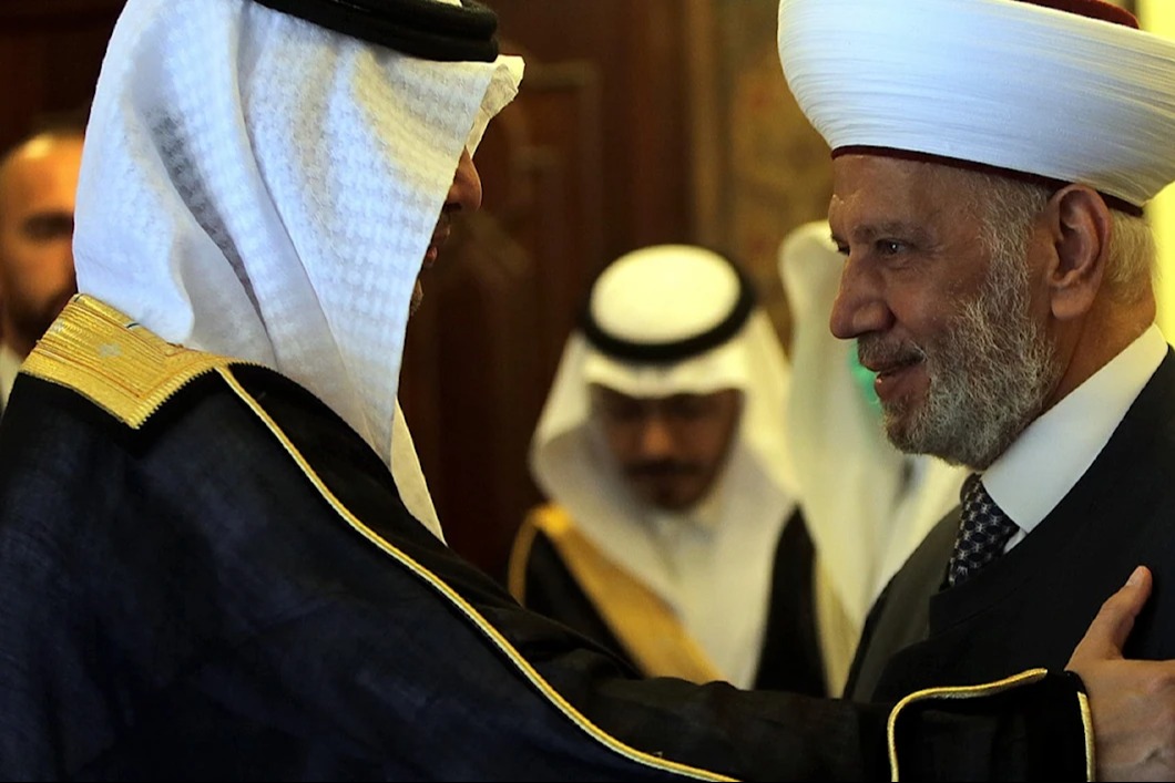 الأمير «أبو عمر» دبّر التمديد لدريان!