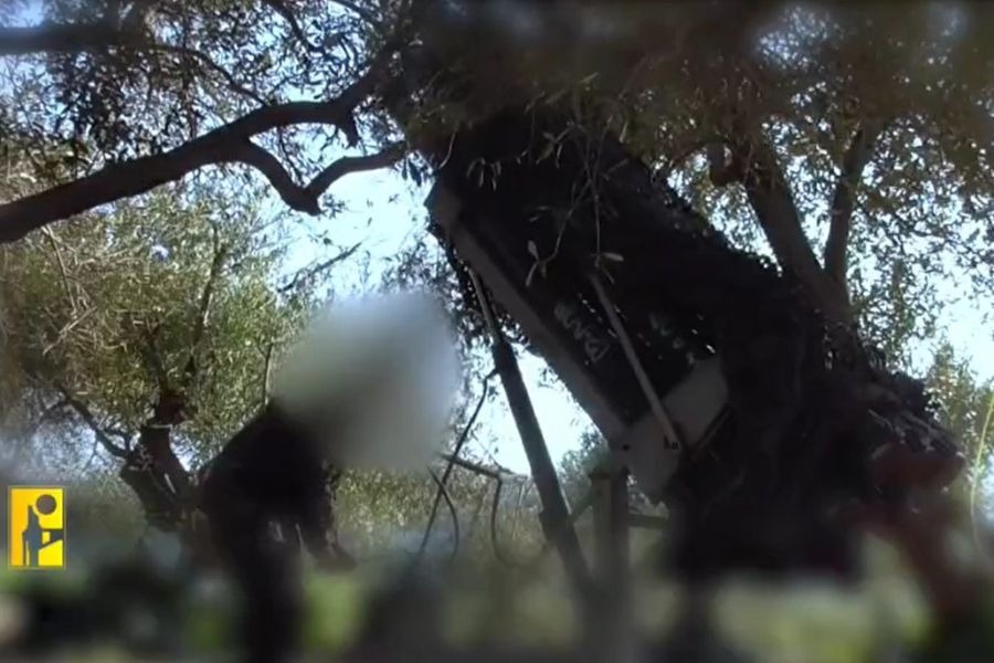 فيديو: المقاومة الإسلامية تستهدف تجمّعًا لجنود جيش العدو في محيط قلعة الشقيف