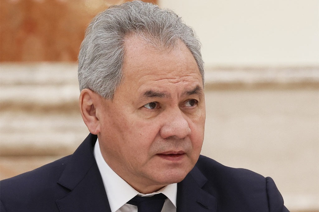 شويغو يدين التدخّل الخارجي بشؤون إيران ويؤكّد تعزيز التعاون الثنائي