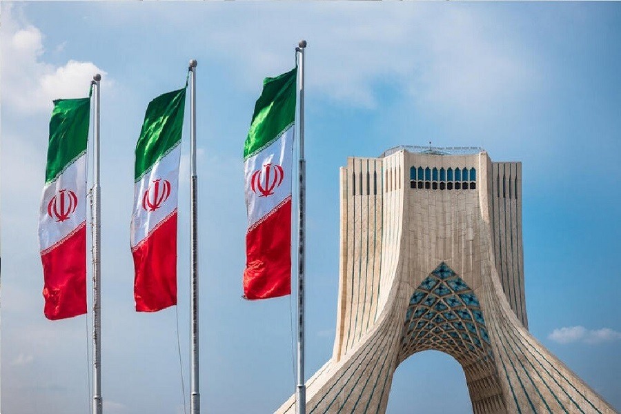 إيران تدين جرائم الحرب الأميركية باستهداف البنى التحتية وتؤكد حقها الأصيل في الدفاع 
