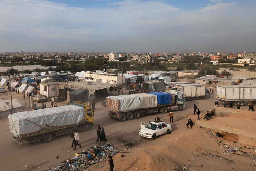 إدخال المساعدات إلى غزة يهدد الائتلاف الحكومي في كيان العدو