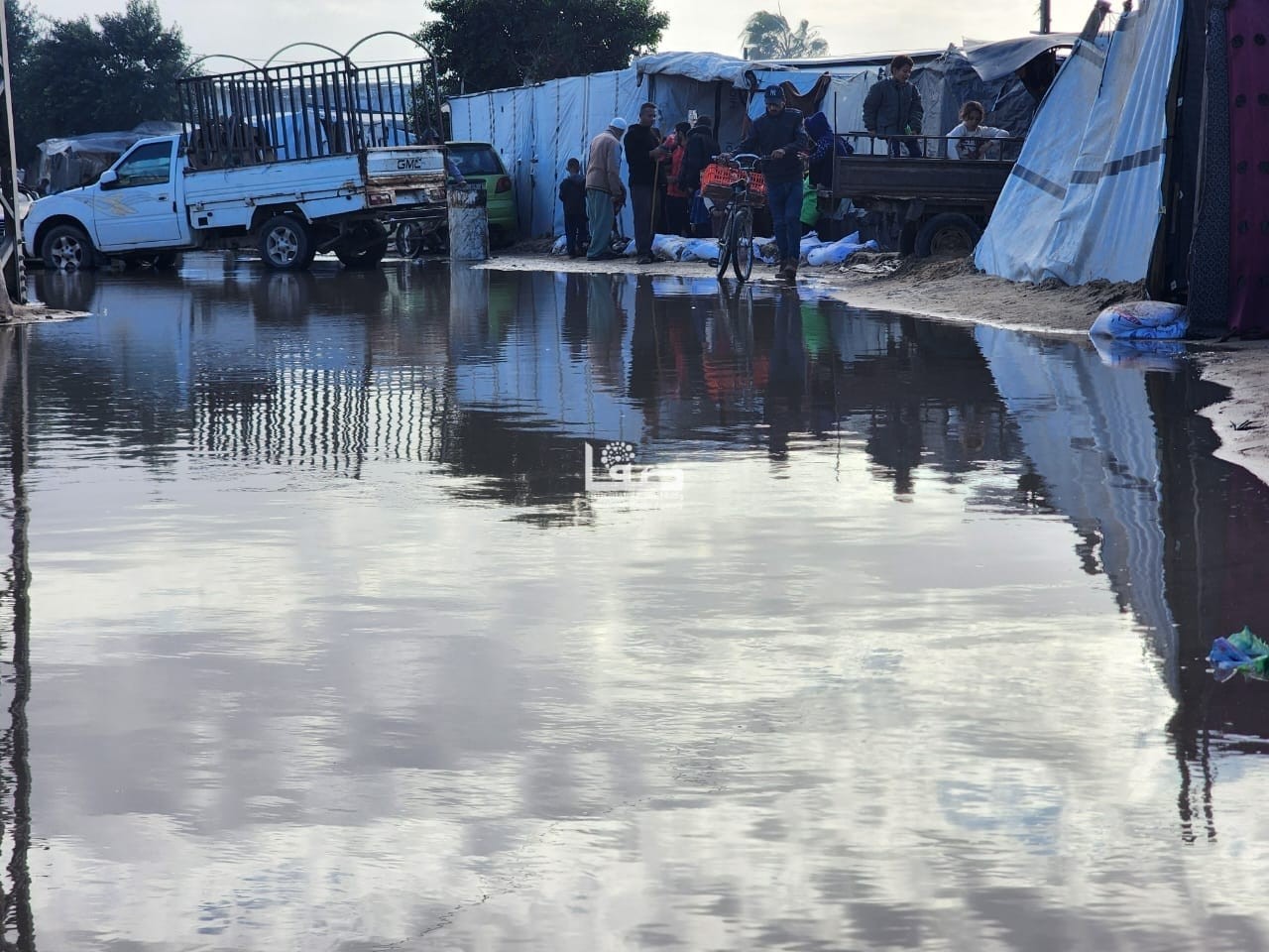 الدفاع المدني في غزة محذرًا: ماذا سيحدث لو تعرّض القطاع لمنخفض جوي لمدة أسبوع؟