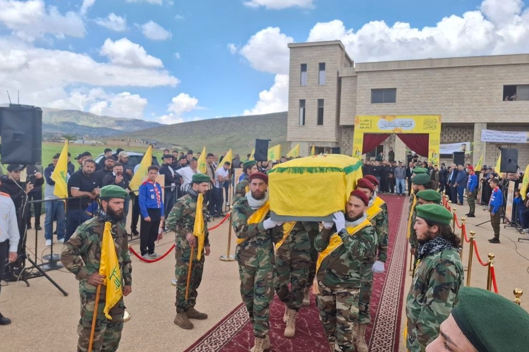 تشييع حاشد للشهيد علي مشيك في البقاع