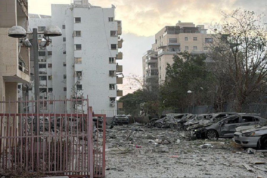 فيديو| مشاهد من القصف الصاروخي الإيراني على بئر السبع في جنوب فلسطين المحتلة