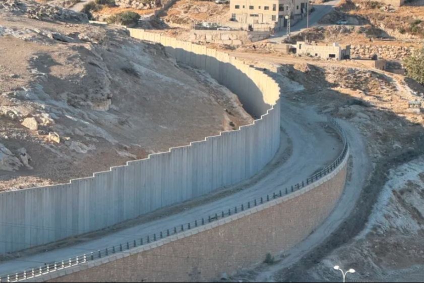 500 دبلوماسي سابق يطالبون الاتحاد الأوروبي بالتحرك ضد مشروع استيطاني في الضفة الغربية