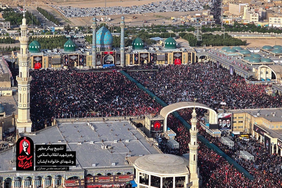 ملايين المشيّعين يؤدون الصلاة على جثمان القائد الشهيد في قم المقدّسة