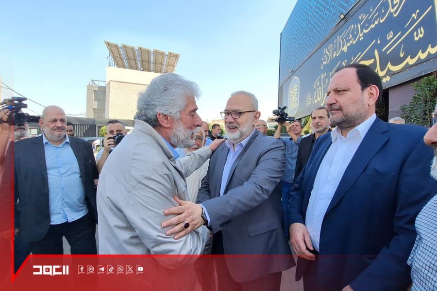 بالصور: المناضل جورج عبد الله يزور مرقد سيد شهداء الأمة