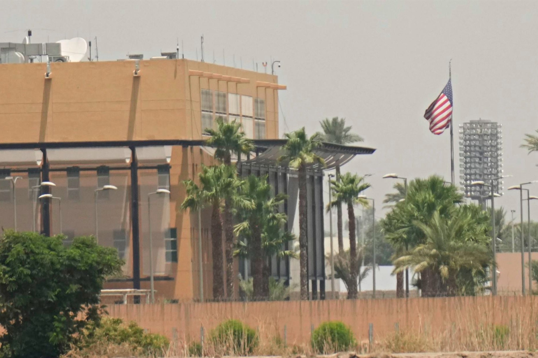 مسؤولان أميركيان: الولايات المتحدة واجهت صعوبات في إجلاء موظفيها من العراق