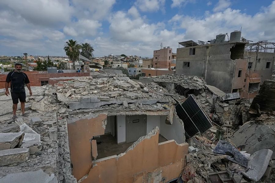 الصحة اللبنانية: 31 شهيدًا و40 جريحًا في مجازر 