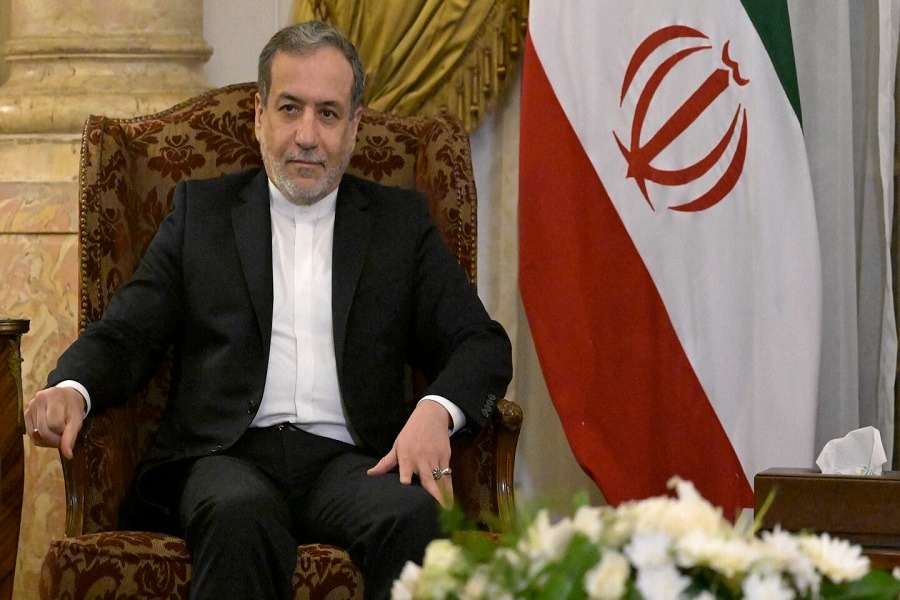 عراقجي لآية الله الخامنئي: إرشاداتكم سند لصون الكرامة الوطنية وتحقيق أهداف الثورة