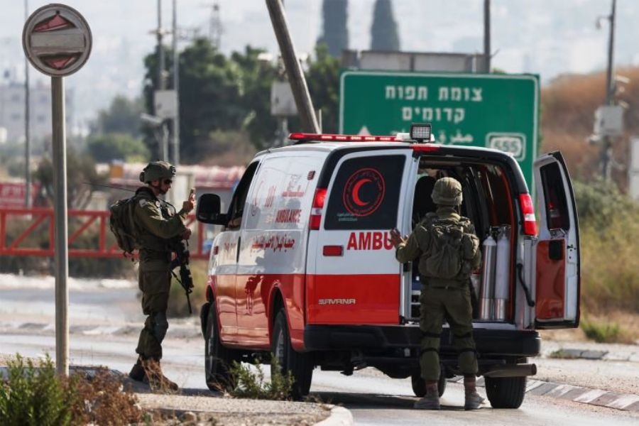 تصعيد للاحتلال في الضفة: اقتحامات واعتقالات وسيدة فلسطينية تفقد جنينها بسبب الحواجز