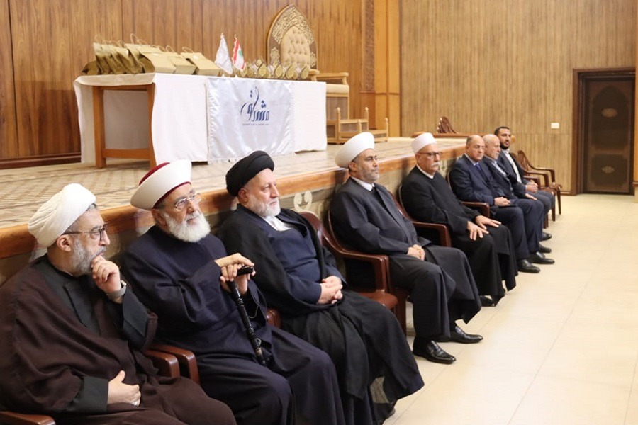 برعاية الشيخ الخطيب.. تكريم الباحثين المشاركين في تأليف مجموعة كتب في مركز مشارق