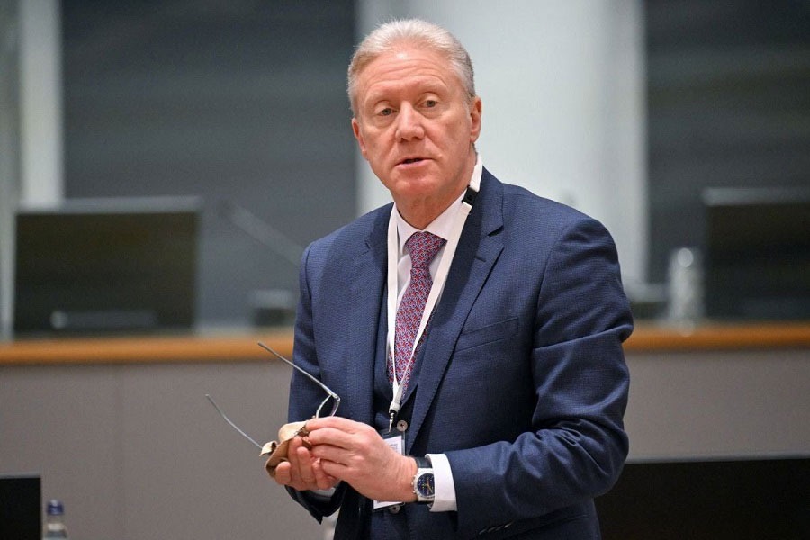 معراب ترسم السياسة الخارجية: 