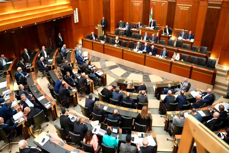 مجلس النواب يُقرّ بنودًا من جدول أعماله ويعيد أخرى إلى اللجان المختصّة لدراستها 