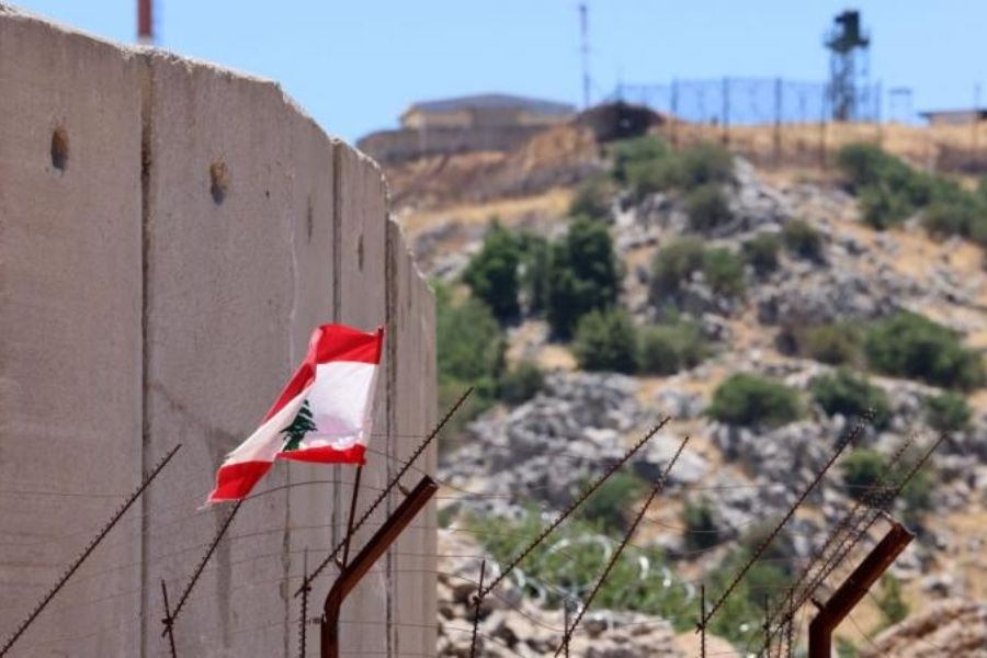 العدو يعمد إلى مناورات تجاوزية والمقاومة تستنزفه وتستهدف العمق المحتل